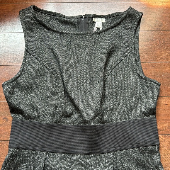 Dynamite Sleeveless Dress - Picture 3 of 6